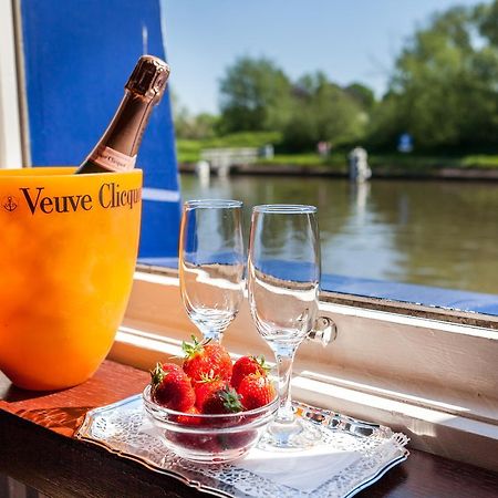 Boat Hotel De Barge Brugge Bagian luar foto